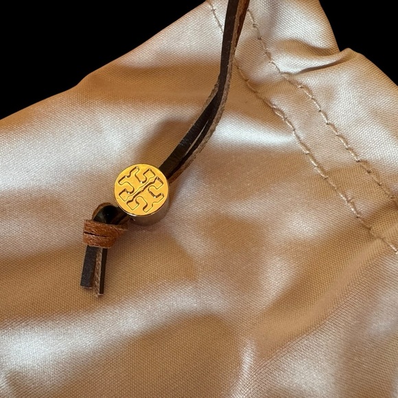 Tory Burch Vibrant Orange Sunglasses Case & Lint Free Carrying Case - Picture 4 of 9